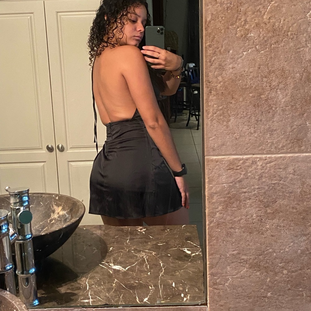 Dress - Picture 3 of 4